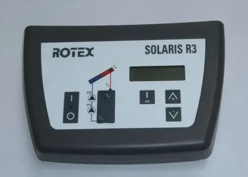 Steuergerät mit Display und Tasten für Daikin-Systeme, ermöglicht die Regelung von Temperatur- und Leistungsparametern. Grafische Anzeige und Status-LEDs vorhanden.